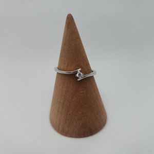 10K WHITE GOLD RING 