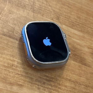 Apple / A2986 / WATCH ULTRA 49MM W/ CHARGER