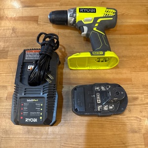 RYOBI P208B 18V DRILL WITH BATTERY AND CHARGER
