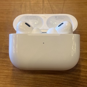  Apple / AirPods Pro (2nd Generation) (Like New In Box)