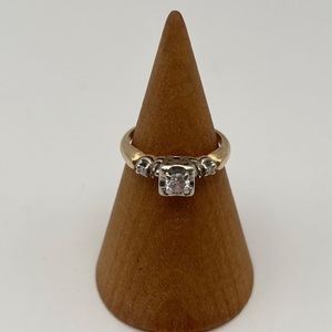 14kt YG Ring / Size 5 / 2.70gms