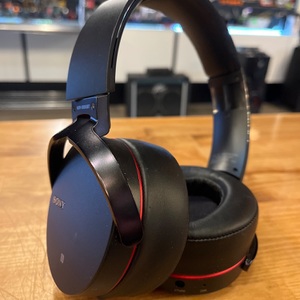 SONY / MDR XB950BT / BT HEADPHONES BLACK AND RED