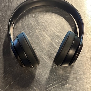 BEATS / A1796 / SOLO 3