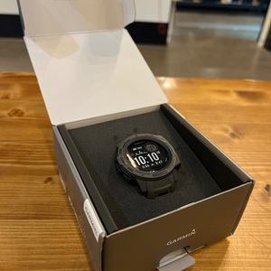 GARMIN / INSTINCT SOLAR WATCH NEW IN BOX