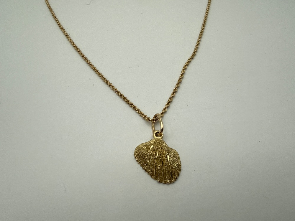 3.80gms 14K YELLOW GOLD ROPE CHAIN NECKLACE WITH SEA SHELL PENDANT 18 ...