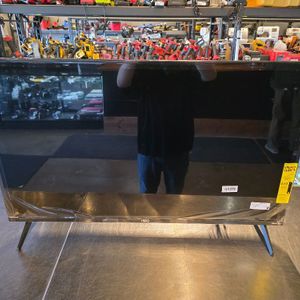 HIRO  H40C3CX 40" smart roku tv