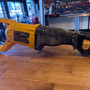 DeWalt / DWE304 / Recip Saw