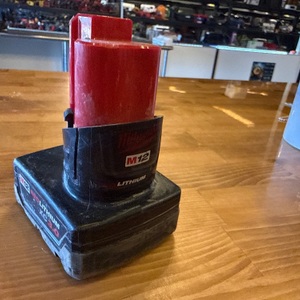 Milwaukee / 48-11-2402 / M12 XC3.0 Battery