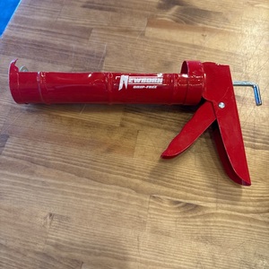 NEWBORN CAULK GUN