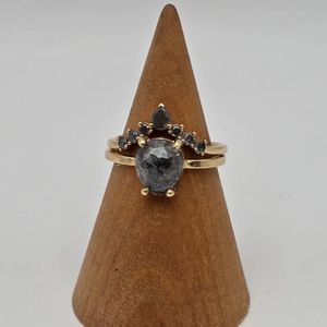 14K YELLOW GOLD RING SET WITH SALT AND PEPPER DIAMONDS 6-3/4 