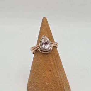10k R/G RING W/ CLEAR CENTER STONE DIA CHIPS SURROUNDING SIZE 5 3g