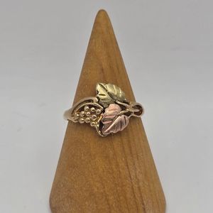 10K BHG RING SIZE 7   2g