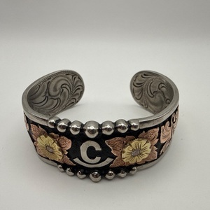 39.2g Bracelet SILVER AND GOLD BRACELET WITH 'C' ON FRONT 