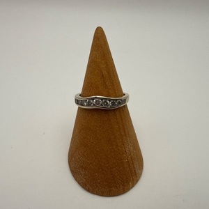 SIZE 6 2.10gms Ring 14K W/G RING W/ LINE OF DIAMONDS ACROSS FACE 