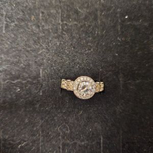 1-75pt; 19-3pt Whit & 59-3pt Yelw Diamond ring