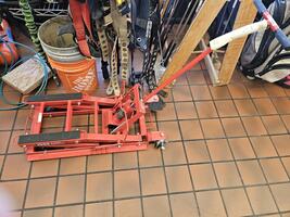 Big Red Motorcycle Jack Like new