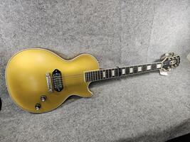 Epiphone Jared James Nichols "Gold Glory" Les Paul Custom with soft gig bag