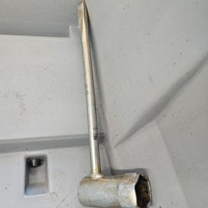 STIHL 009L with case . possible chain oil issue blade light oiling RUNS STRONG!!