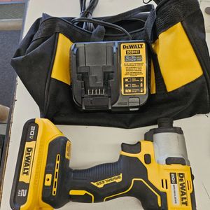 DEWALT DCF840 DRILL BATTERY CHARGER