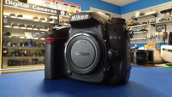 Nikon b7000