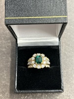 Stunning 18kt Gold Ring with 1.81ct Natural Emerald and 2.92ct Diamond Accents