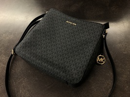 Michael Kors Jet Set Travel Large Logo Messenger Bag – Black