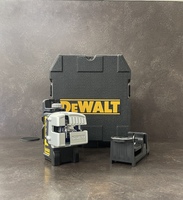 DeWALT 3 Beam Line Laser (DW089) with Case - Good Condition