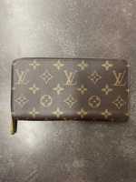 Louis Vuitton Monogram Zippy Wallet Brown Interior