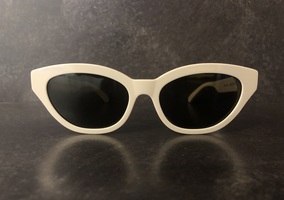 Louis Vuitton Essential Cat Eye Sunglasses Z2482 9D2, 54-17 140