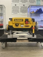 DEWALT 15 Amp Corded 13 in. Planer (DW735) - Good Condition