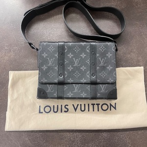 Louis Vuitton Trunk Messenger m45727 Monogram Eclipse Good Condition 