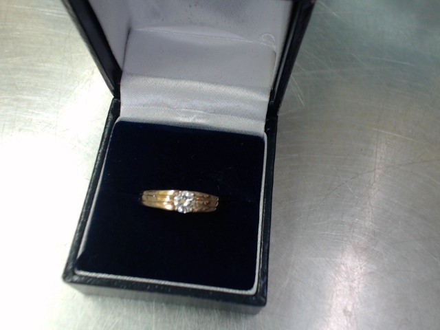 Yellow Gold Select Ring > undefined3.8g/14kt size 6 
