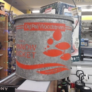Old Pal Woodstream Floating Minnow Bucket