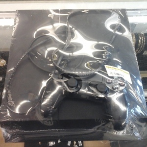 PS4 500gb + controller