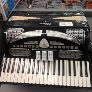 Titan Accordian