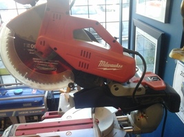 Milwaukee 12" Dual Bevel Sliding Compound Miter Saw