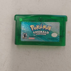 Pokemon Emerald Version GBA