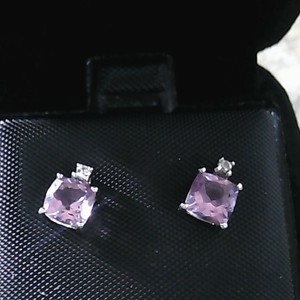 Gold Earrings 0.92g/10kt emerald cut amethyst earrings