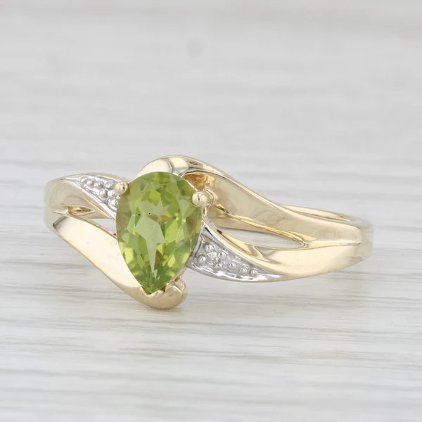 10K Yellow Gold Peridot Ring 