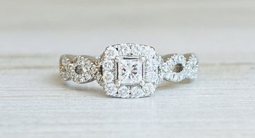 0.66ctw Neil Lane Princess Diamond Halo Engagement Ring 14kw