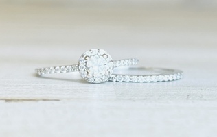 0.41ctw Diamond Halo Bridal Set 14kw