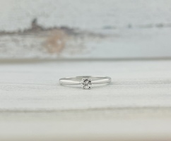0.10ctw Round Diamond Solitaire 14kw
