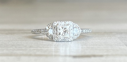 0.76ctw Diamond Halo Princess Cut Ctr. H/SI1 14ktw