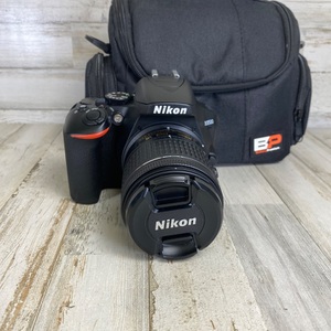 Nikon D3500 Camera with Bag