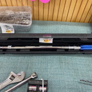 Kobalt 1/2-in Drive Click Torque Wrench (50-ft lb to 250-ft lb)