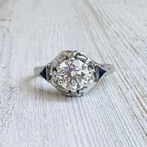 1.01cttw Lab Grown Round Diamond Center w/Sapphire trillions 18kw