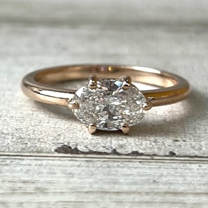  1.04 Lab Grown Oval Diamond 10kr Ring