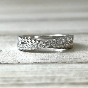 .50cttw Lab Grown Criss-Cross Diamond 14kw Band 