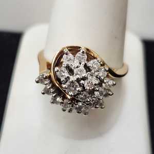 Lg Fashion Swirl Ring with 21 Diamonds