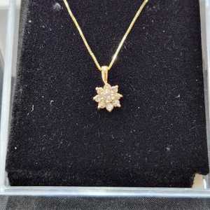 14KT Star Cluster Pendent on a Gold Chain